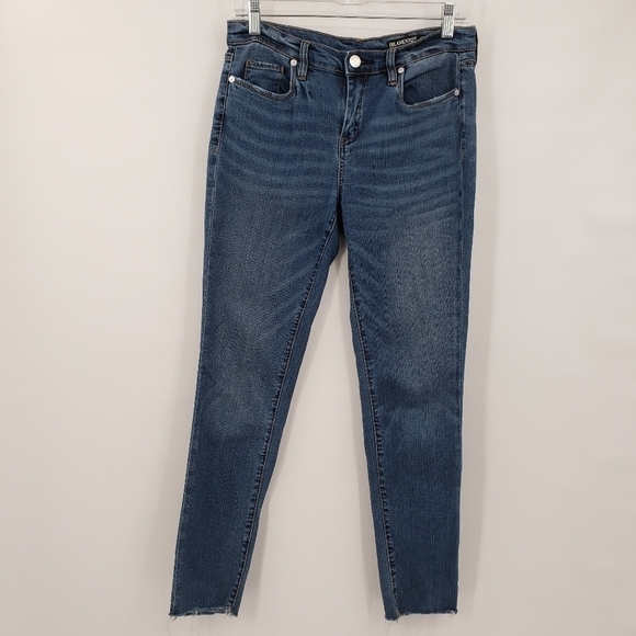 Blank NYC The Reade Crop Denim Skinny in News Worthy - Picture 2 of 9
